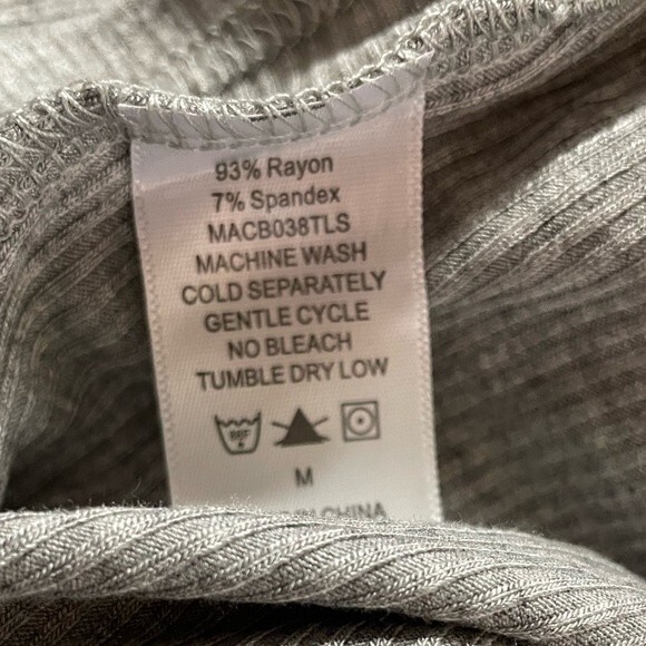 CBRAND FACE TO FACE BUTTON FRONT TOP NWT - Picture 4 of 6